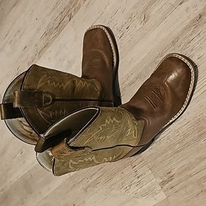 Size 1D Cody James boots (Boys)